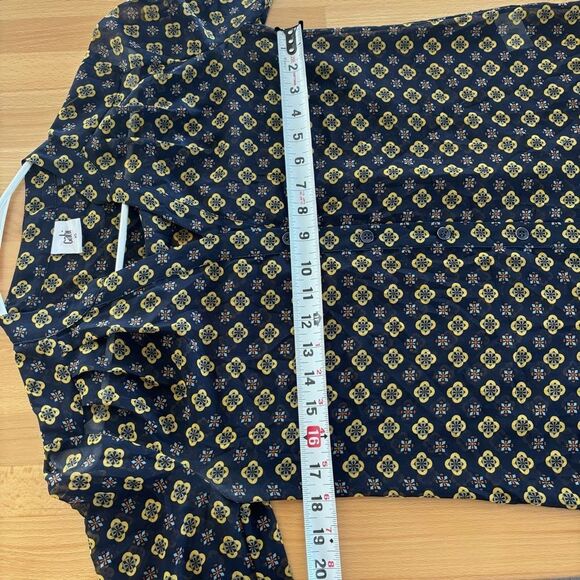 Cabi Sheer Navy Gold Geometric Print Button Front Long Sleeve Blouse XS - Picture 11 of 11